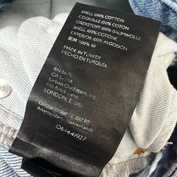 Urban Outfitters BDG Women’s High Rise Raw Hem Distressed Jeans - Picture 15 of 16